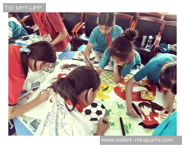 足球的手工作品展现了创意与热情的完美结合与艺术魅力